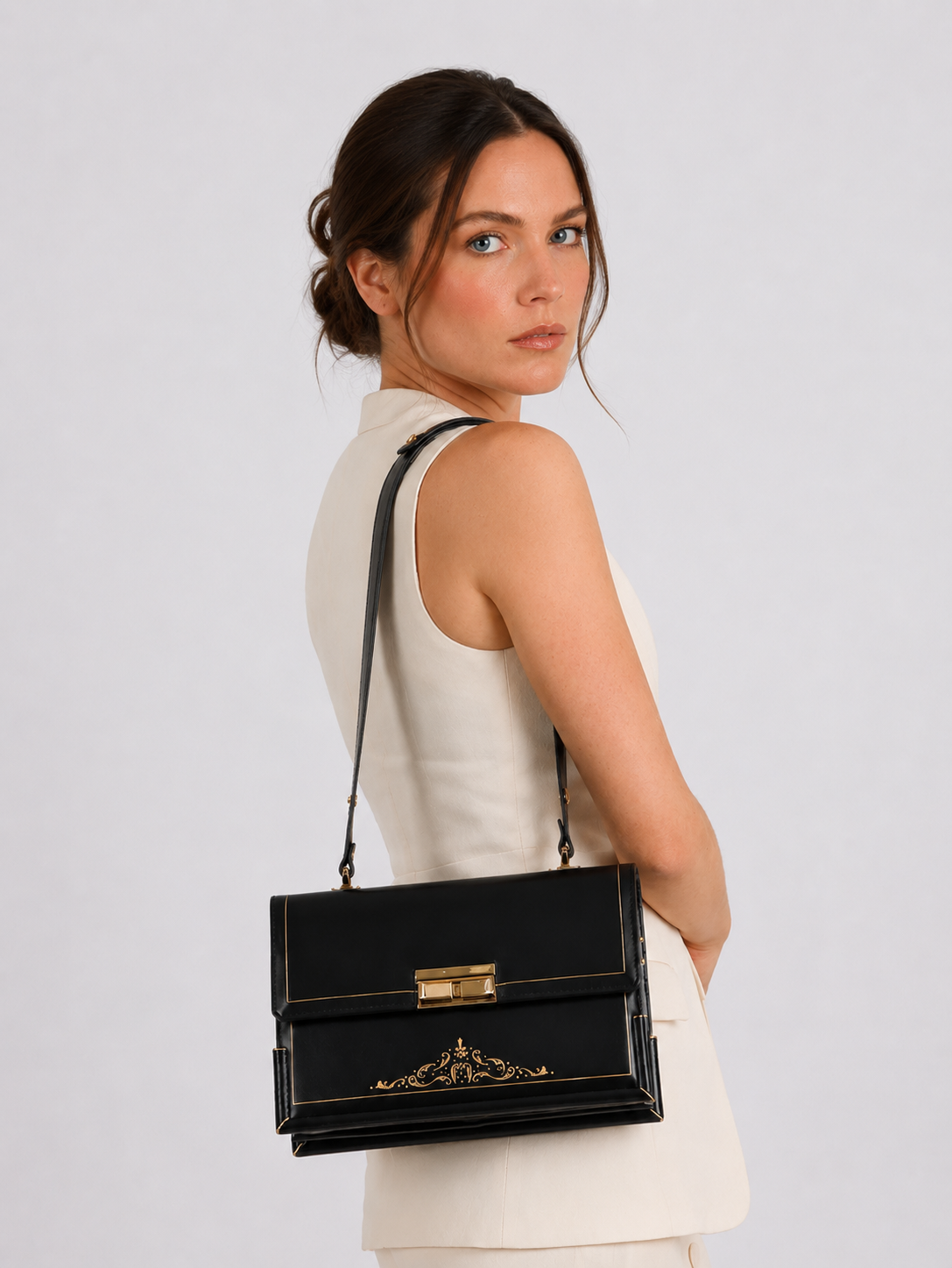 How to Style a Black Leather Bag in Summer